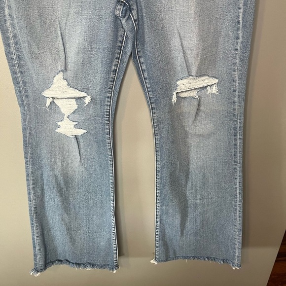 NWT GAP 70’s Flare High Rise - Picture 5 of 11